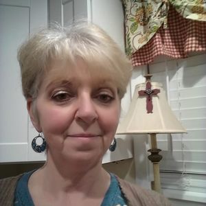 Meet your Posher, Debra